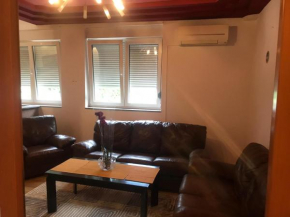 Lovely 2-bedroom apartment close to river Una